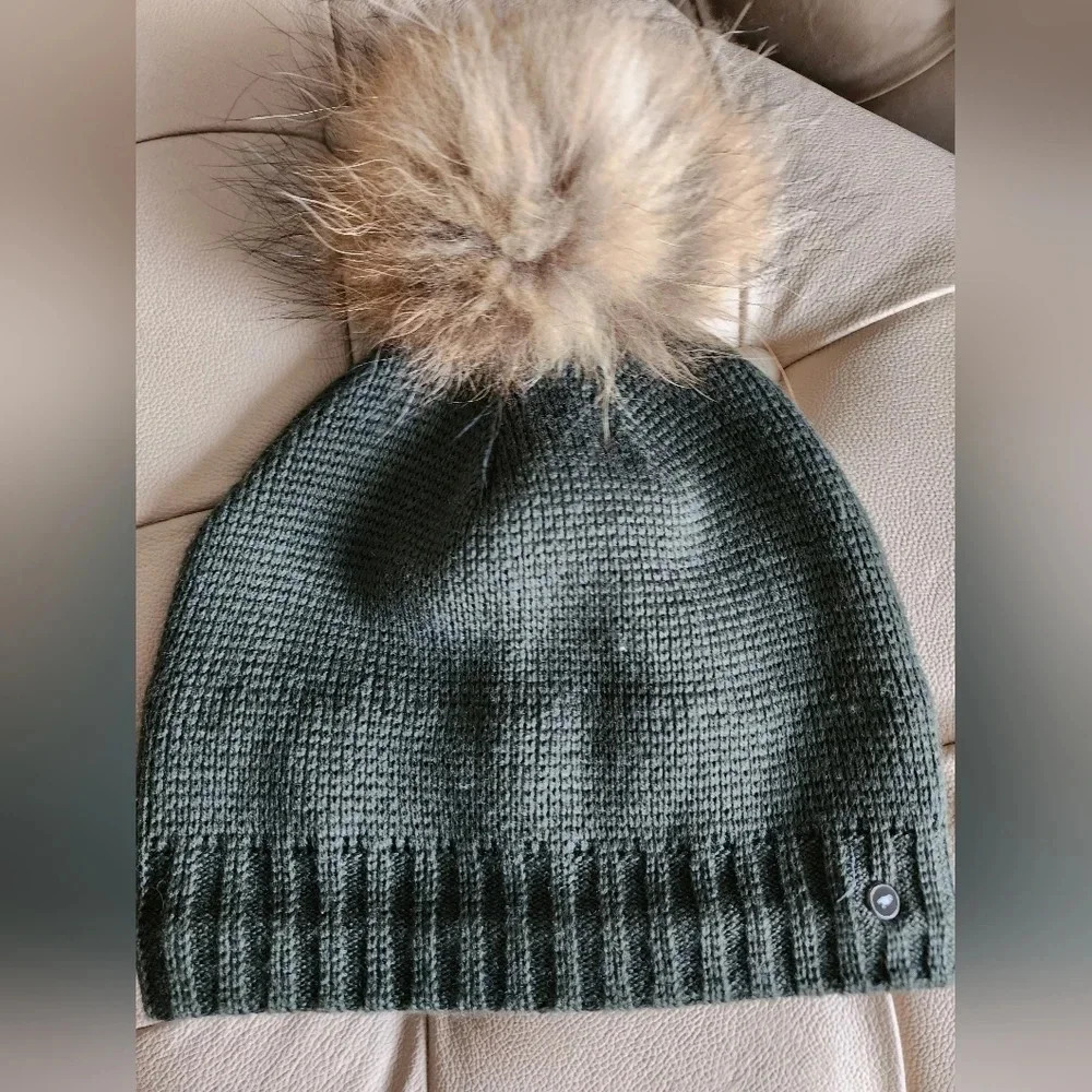 OOKPIK Knitted Hat Raccoon Removable Pompom Green Khaki lined one size